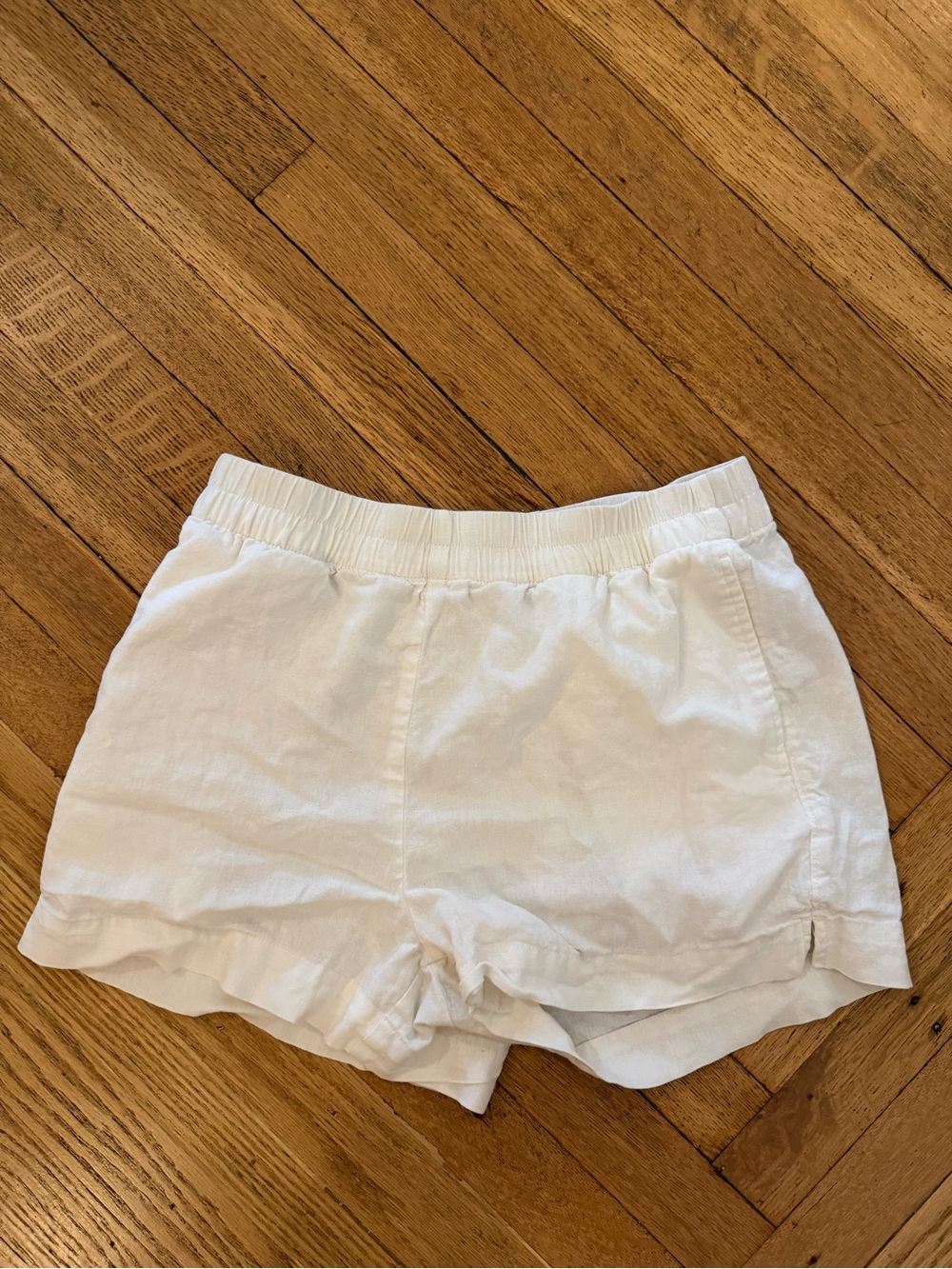 Old Navy Cream Elastic-Waist Linen Shorts